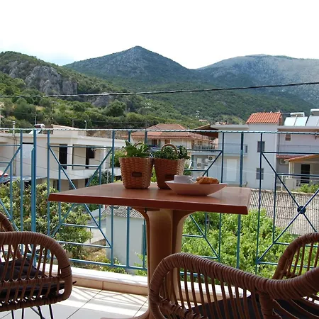 Alkyoni & Lejlighedshotel