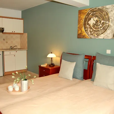 Alkyoni & Lejlighedshotel 3*